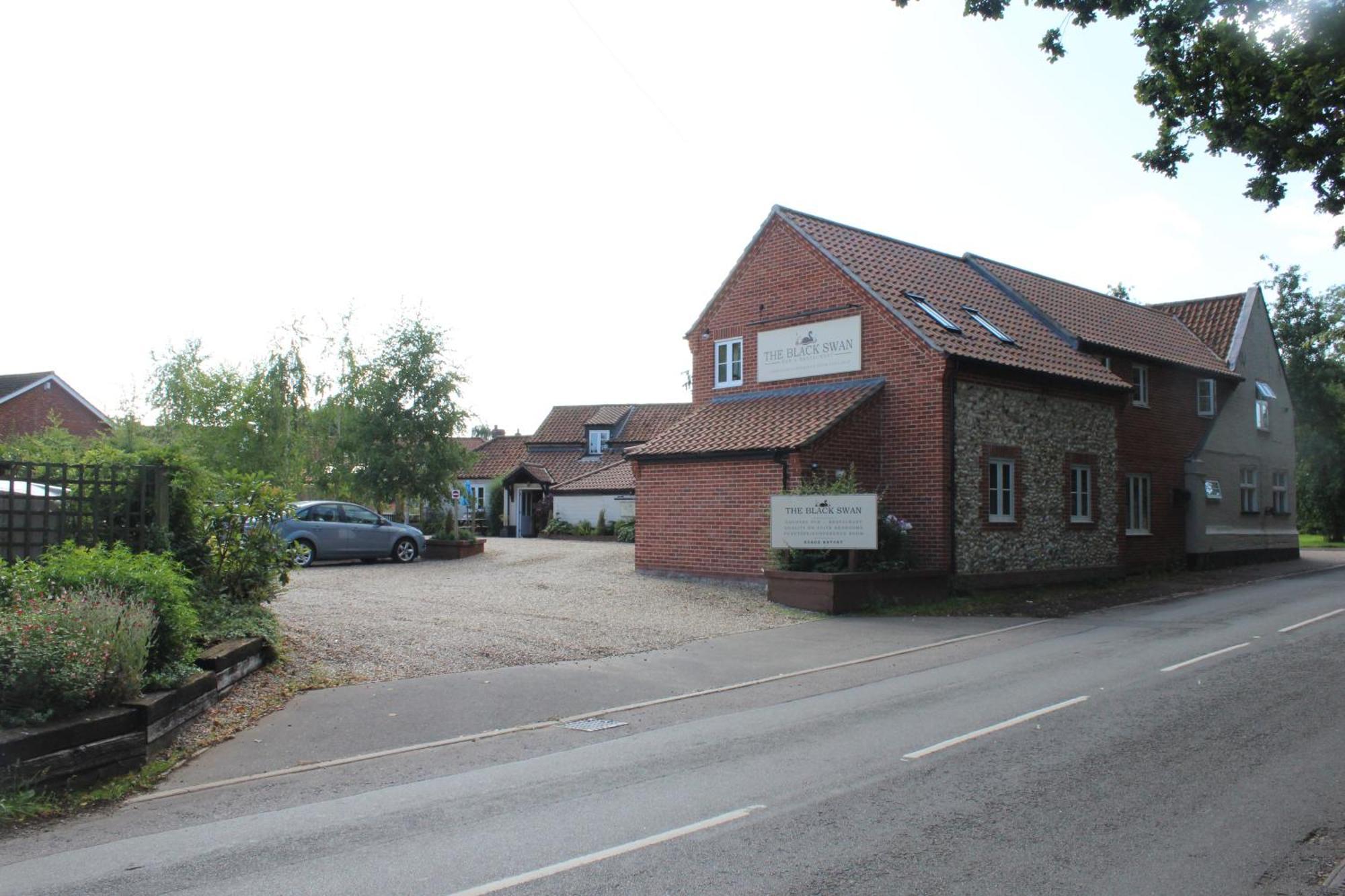 The Black Swan Inn Horsham St Faith Bagian luar foto