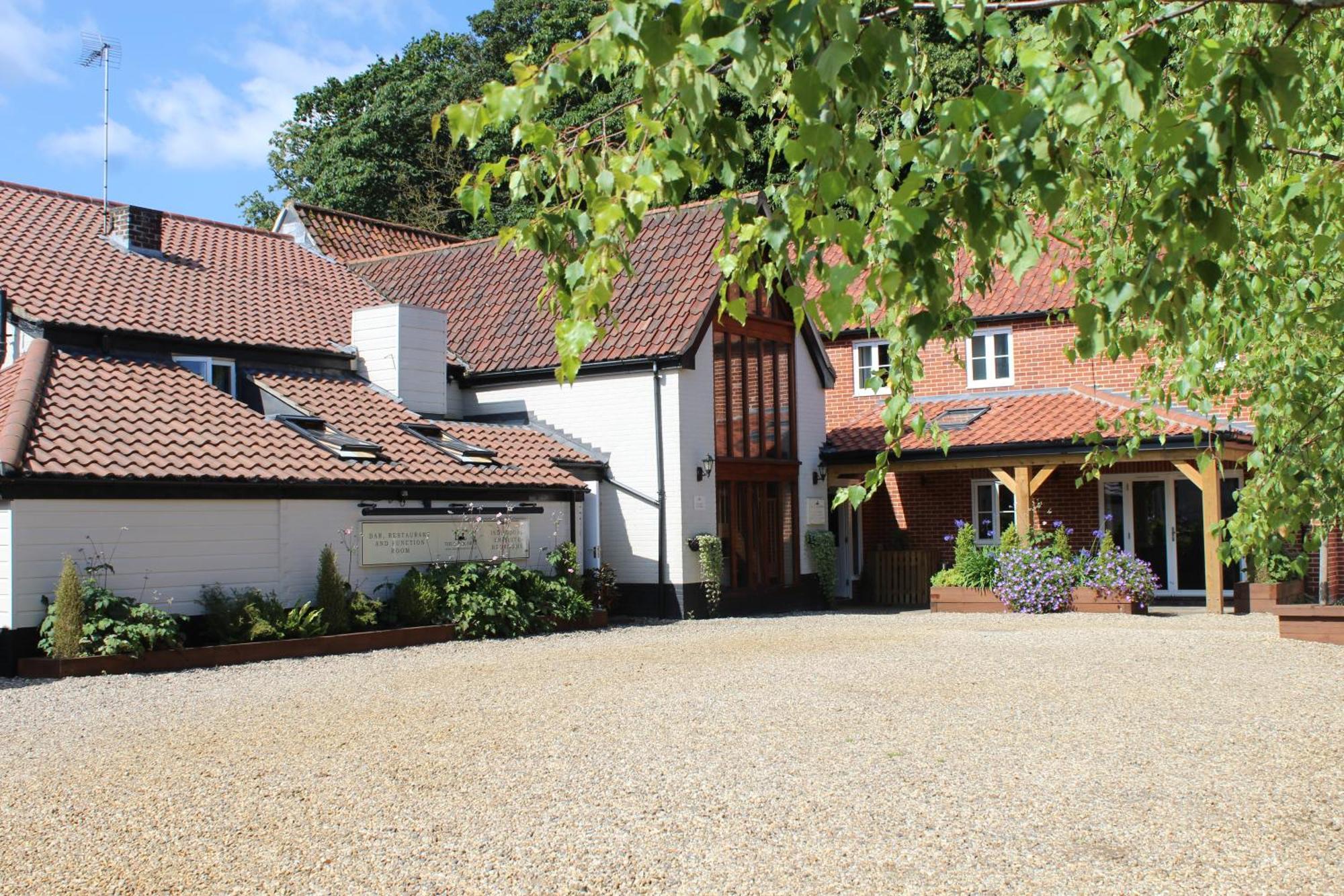 The Black Swan Inn Horsham St Faith Bagian luar foto