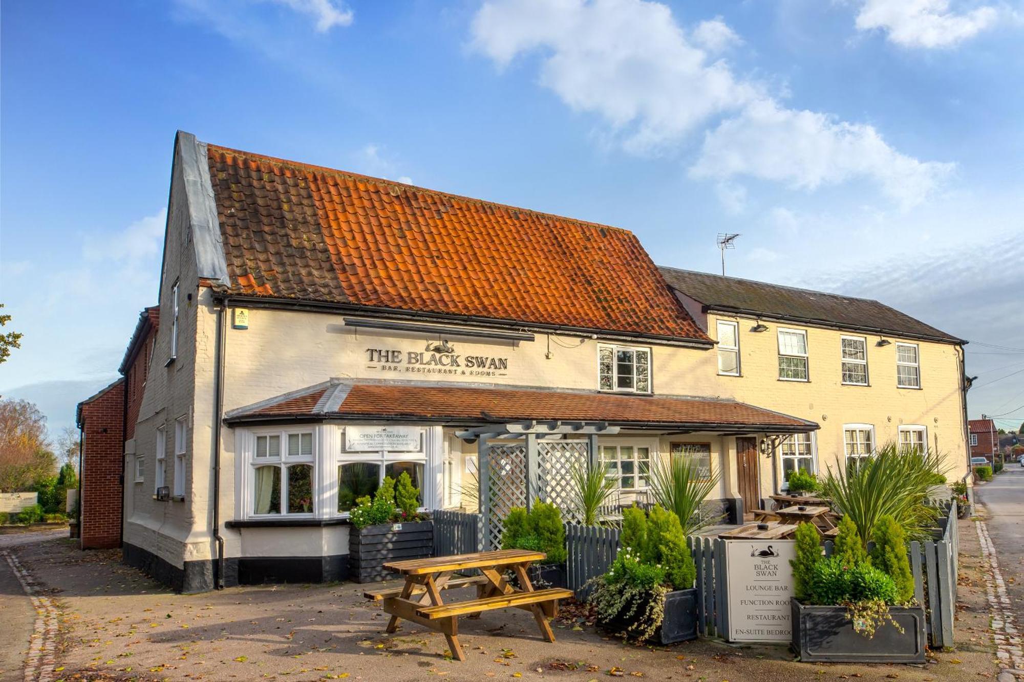 The Black Swan Inn Horsham St Faith Bagian luar foto