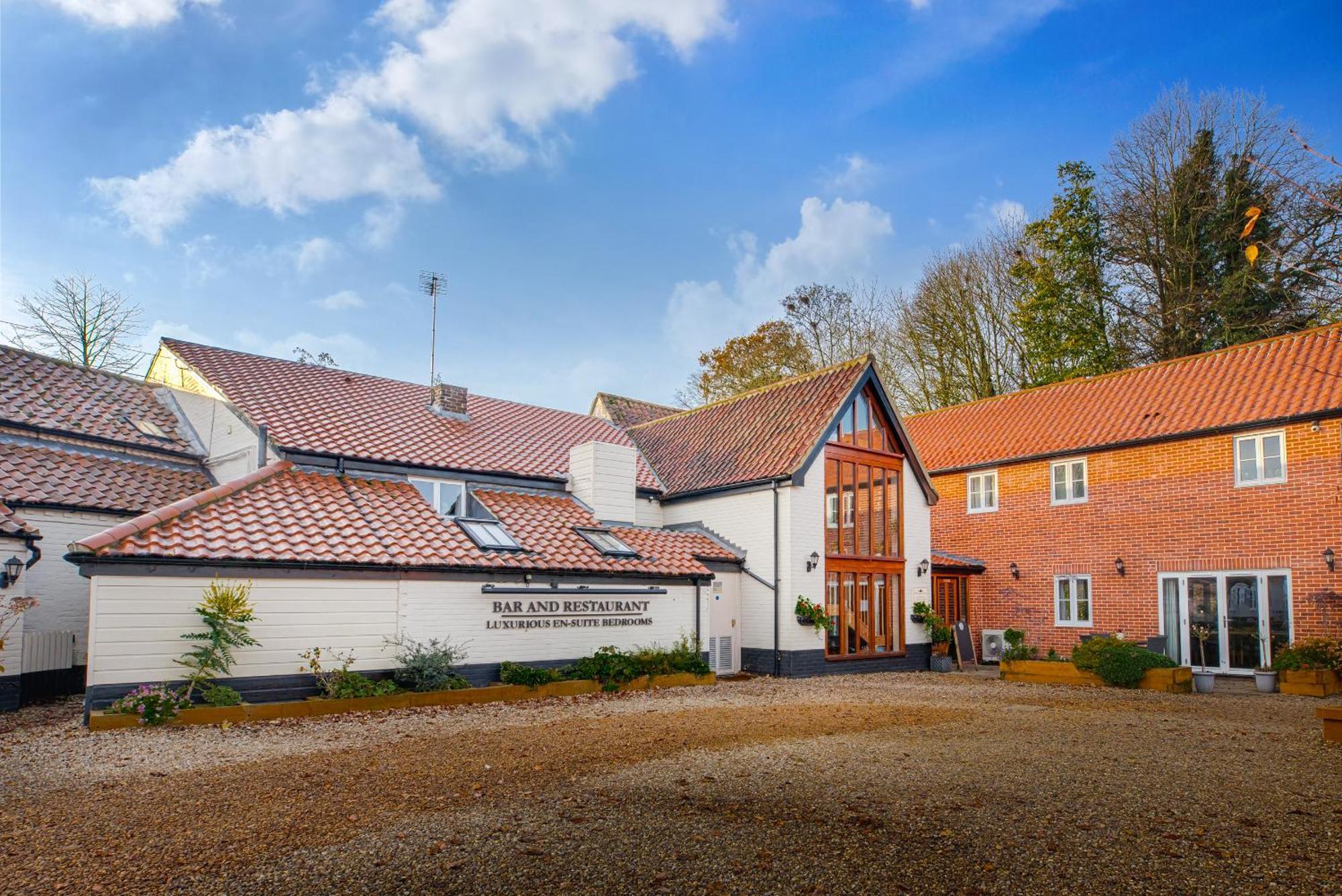 The Black Swan Inn Horsham St Faith Bagian luar foto