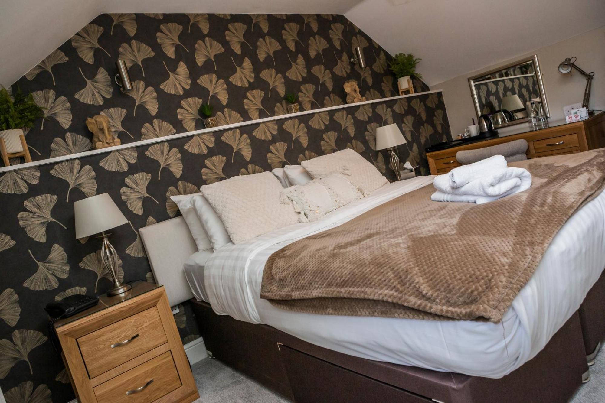 The Black Swan Inn Horsham St Faith Bagian luar foto