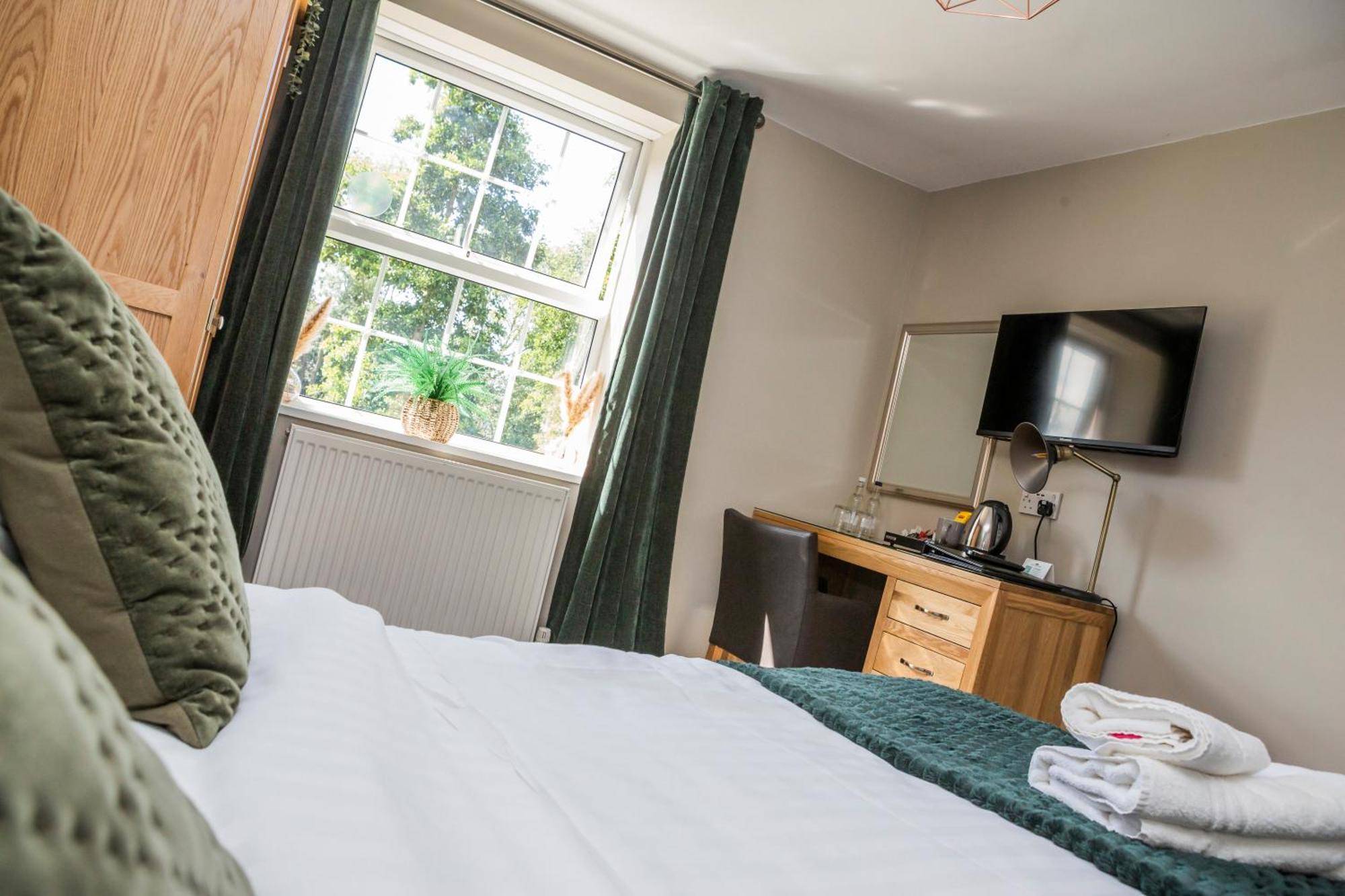 The Black Swan Inn Horsham St Faith Bagian luar foto