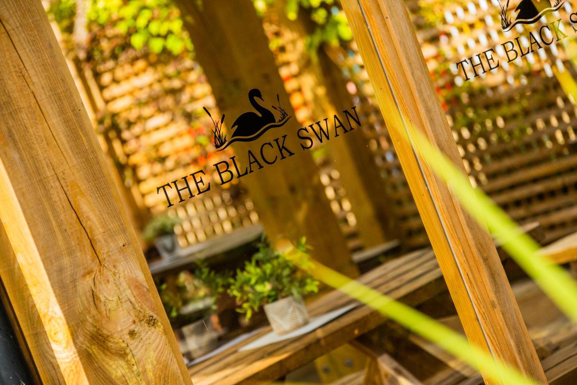 The Black Swan Inn Horsham St Faith Bagian luar foto
