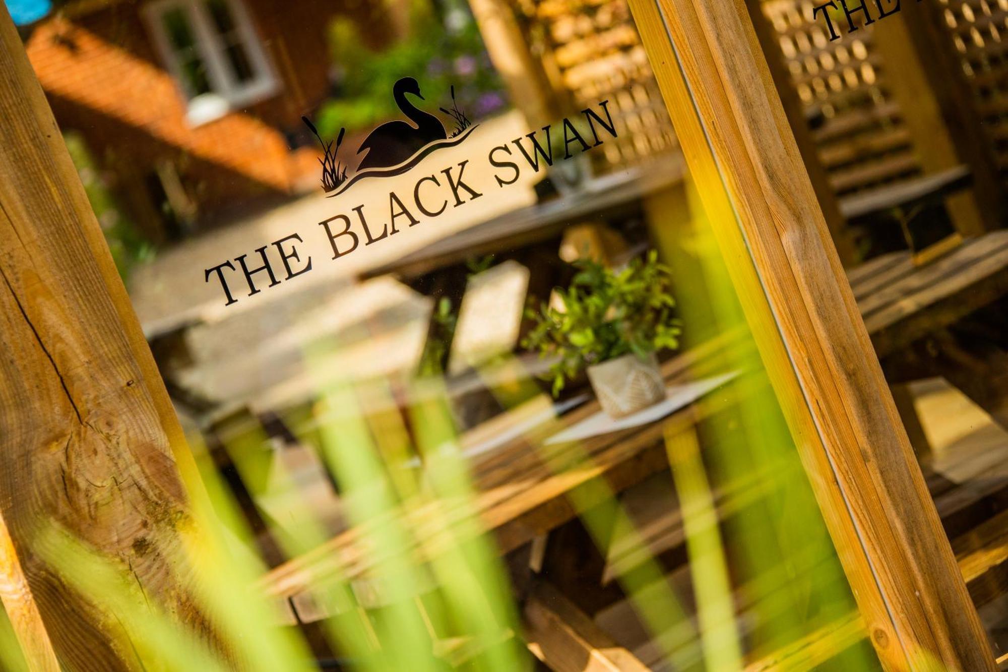 The Black Swan Inn Horsham St Faith Bagian luar foto