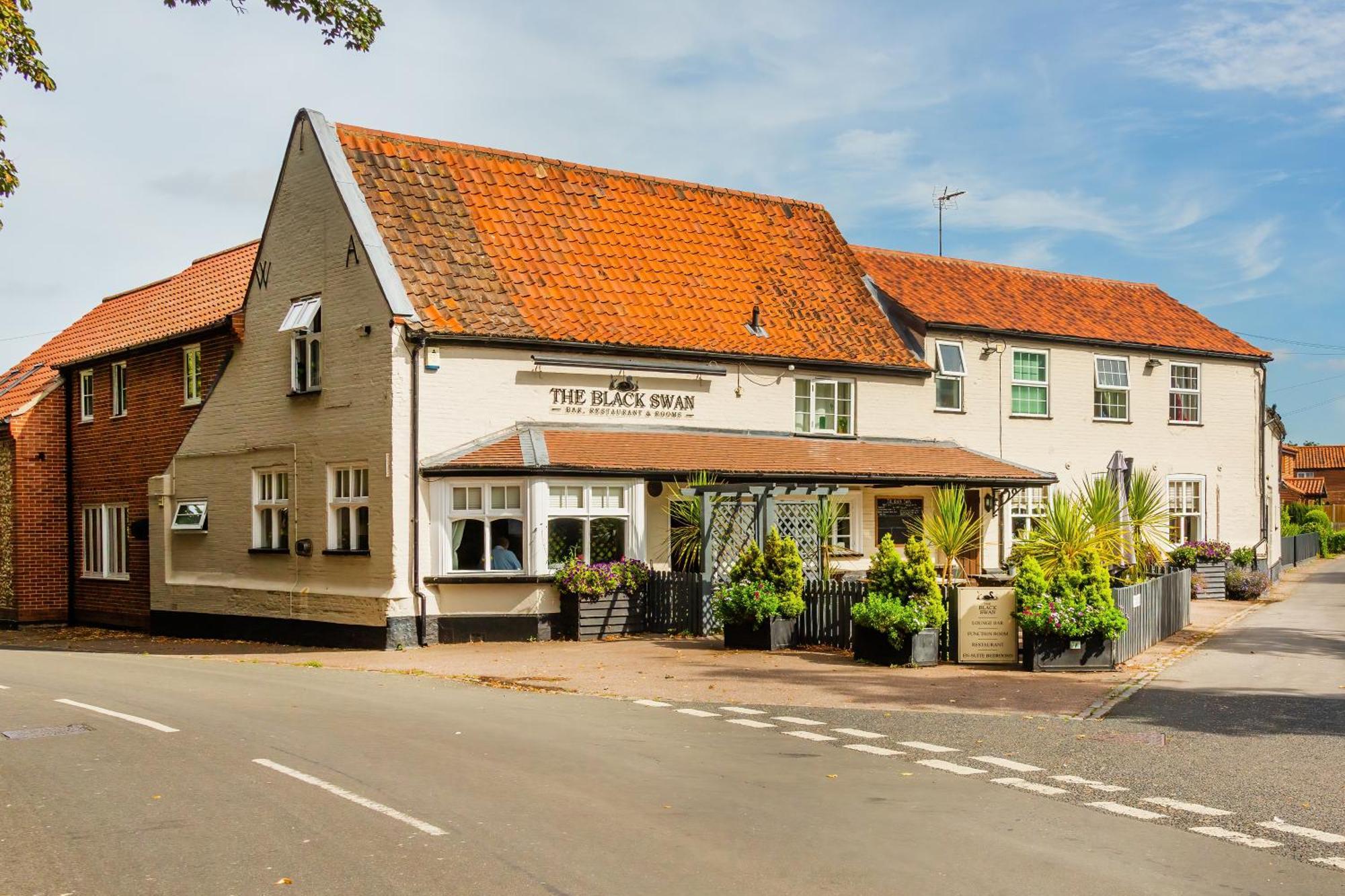 The Black Swan Inn Horsham St Faith Bagian luar foto